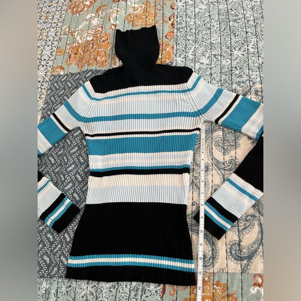 Vintage Y2K Striped Turtleneck - Picture 15 of 16